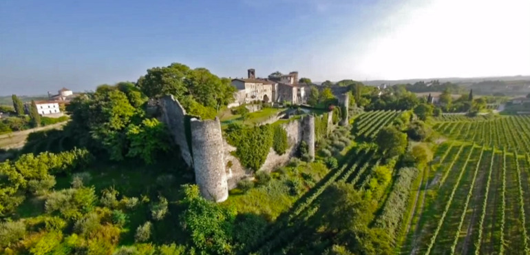 Medieval and Roman ruins can be found in Lugana.